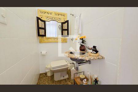 Apartamento à venda com 142m², 4 quartos e 2 vagas Apartamento à venda com 142m², 4 quartos e 2 vagasLavabo