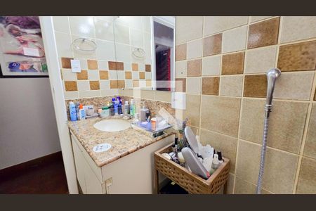 Apartamento à venda com 142m², 4 quartos e 2 vagas Apartamento à venda com 142m², 4 quartos e 2 vagasBanheiro Social