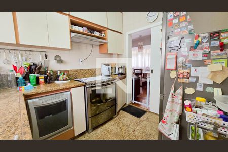 Apartamento à venda com 142m², 4 quartos e 2 vagas Apartamento à venda com 142m², 4 quartos e 2 vagasCozinha