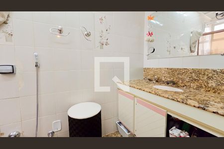 Apartamento à venda com 142m², 4 quartos e 2 vagas Apartamento à venda com 142m², 4 quartos e 2 vagasBanheiro Suite