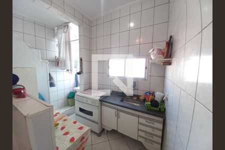 Cozinha de apartamento para alugar com 1 quarto, 50m² em Centro, São Vicente