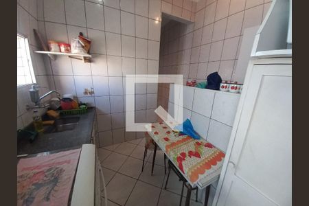 Cozinha de apartamento para alugar com 1 quarto, 50m² em Centro, São Vicente