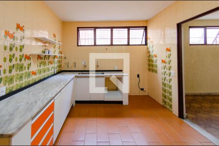 Casa para alugar com 374m², 4 quartos e 4 vagasCozinha