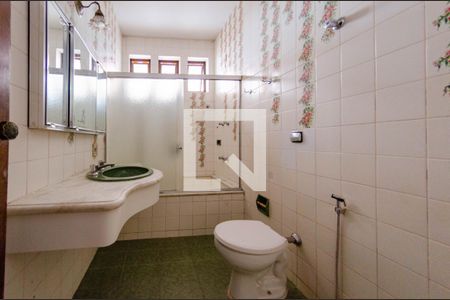 Casa para alugar com 374m², 4 quartos e 4 vagasBanheiro