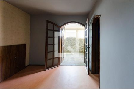 Casa para alugar com 374m², 4 quartos e 4 vagasSuíte