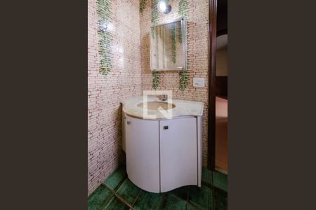 Casa para alugar com 374m², 4 quartos e 4 vagasBanheiro suíte