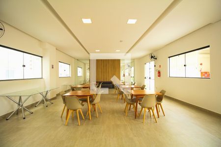 Apartamento à venda com 52m², 2 quartos e 1 vaga Apartamento à venda com 52m², 2 quartos e 1 vagaÁrea comum - Salão de festas