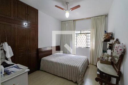 Casa à venda com 339m², 3 quartos e 8 vagas Casa à venda com 339m², 3 quartos e 8 vagasQuarto 2