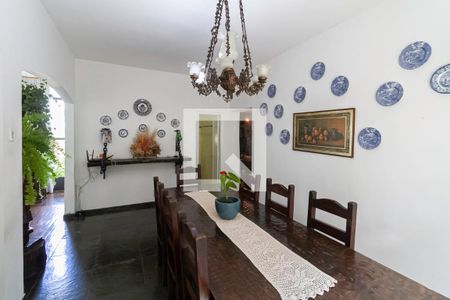 Casa à venda com 339m², 3 quartos e 8 vagas Casa à venda com 339m², 3 quartos e 8 vagasSala de Jantar