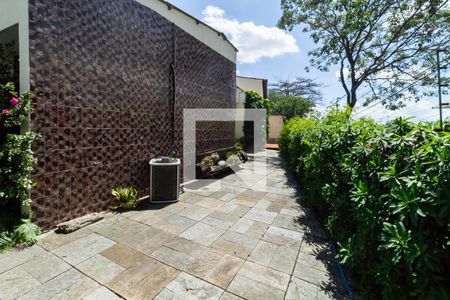 Casa à venda com 339m², 3 quartos e 8 vagas Casa à venda com 339m², 3 quartos e 8 vagasVaranda