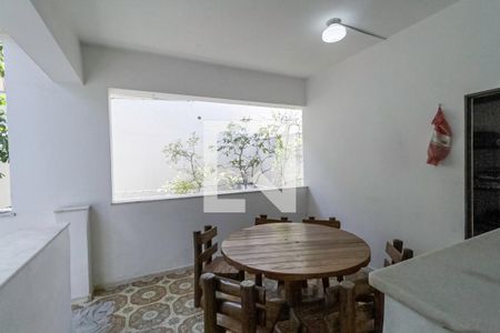 Casa à venda com 339m², 3 quartos e 8 vagas Casa à venda com 339m², 3 quartos e 8 vagasVaranda