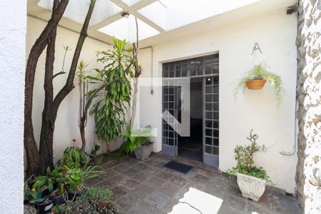 Casa à venda com 339m², 3 quartos e 8 vagas Casa à venda com 339m², 3 quartos e 8 vagasEntrada