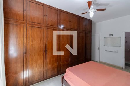 Casa à venda com 339m², 3 quartos e 8 vagas Casa à venda com 339m², 3 quartos e 8 vagasSuíte