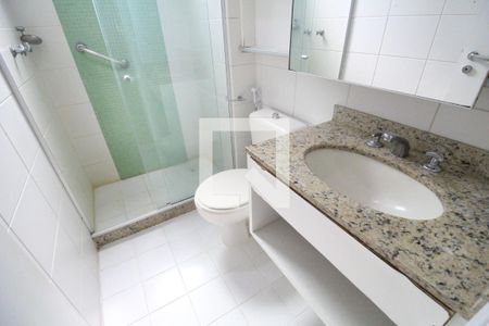 Apartamento à venda com 97m², 3 quartos e 2 vagasBanheiro do Quarto 2