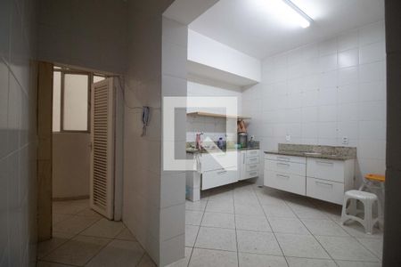 Apartamento à venda com 214m², 4 quartos e 1 vagaÁrea de serviço