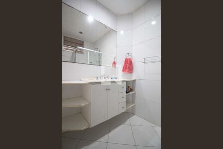 Apartamento à venda com 214m², 4 quartos e 1 vagaBanheiro da Suíte 2