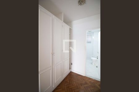 Apartamento à venda com 214m², 4 quartos e 1 vagaBanheiro da suíte 1