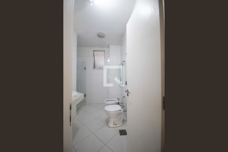 Apartamento à venda com 214m², 4 quartos e 1 vagaBanheiro da suíte 1