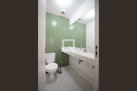 Lavabo de apartamento à venda com 4 quartos, 214m² em Leblon, Rio de Janeiro
