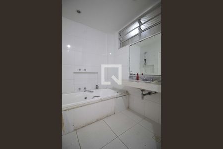 Apartamento à venda com 214m², 4 quartos e 1 vagaBanheiro social