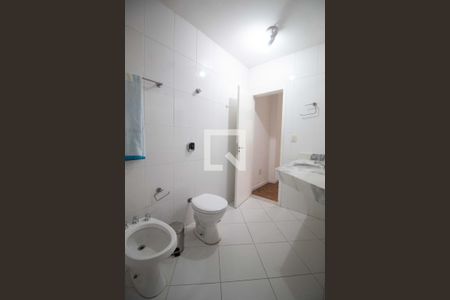 Apartamento à venda com 214m², 4 quartos e 1 vagaBanheiro da suíte 1