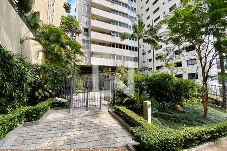 Apartamento para alugar com 260m², 3 quartos e 3 vagasFachada