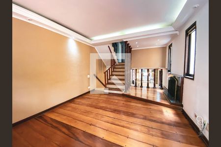 Sala de casa de condomínio para alugar com 3 quartos, 163m² em Jardim Lucia, São Paulo