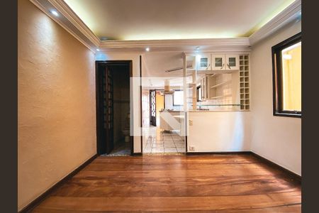 Sala de casa de condomínio para alugar com 3 quartos, 163m² em Jardim Lucia, São Paulo