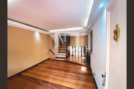 Sala de casa de condomínio para alugar com 3 quartos, 163m² em Jardim Lucia, São Paulo