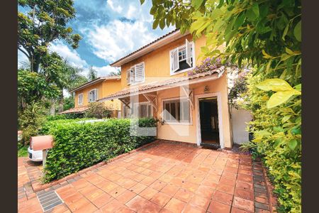 Casa de condomínio para alugar com 163m², 3 quartos e 2 vagasFachada