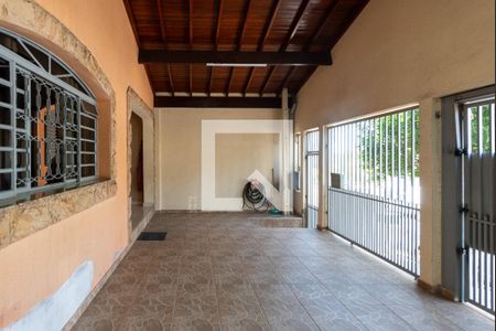 Casa à venda com 168m², 3 quartos e 2 vagas Casa à venda com 168m², 3 quartos e 2 vagasGaragem