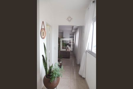 Apartamento à venda com 180m², 3 quartos e 3 vagasEscada