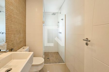 Casa de condomínio para alugar com 840m², 6 quartos e 7 vagasBanheiro da Suíte 2