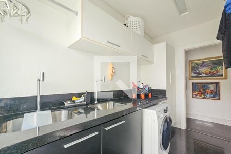 Casa de condomínio para alugar com 840m², 6 quartos e 7 vagasÁrea de serviço 