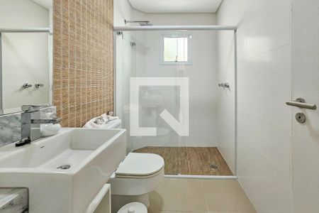 Casa de condomínio para alugar com 840m², 6 quartos e 7 vagasBanheiro da Suíte 1