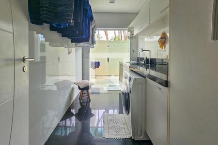 Casa de condomínio para alugar com 840m², 6 quartos e 7 vagasÁrea de serviço 