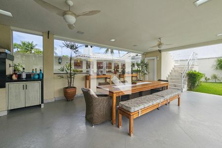 Casa de condomínio para alugar com 840m², 6 quartos e 7 vagasÁrea de Lazer privativa 