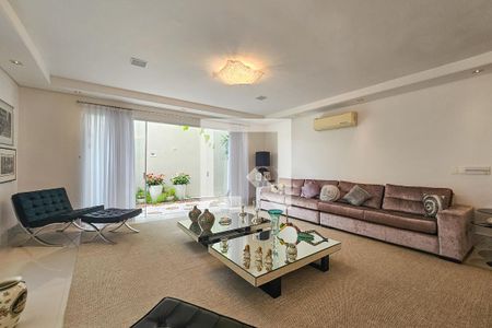 Casa de condomínio para alugar com 840m², 6 quartos e 7 vagasSala