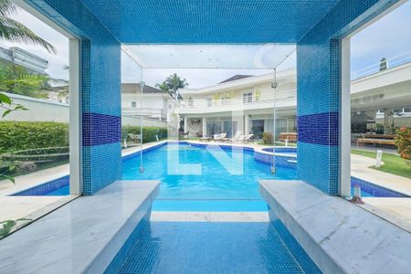 Casa de condomínio para alugar com 840m², 6 quartos e 7 vagasÁrea de Lazer privativa 