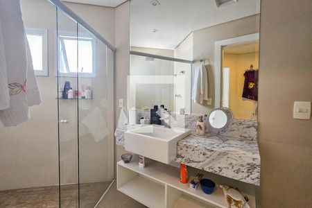 Casa de condomínio para alugar com 840m², 6 quartos e 7 vagasBanheiro da Suíte 4