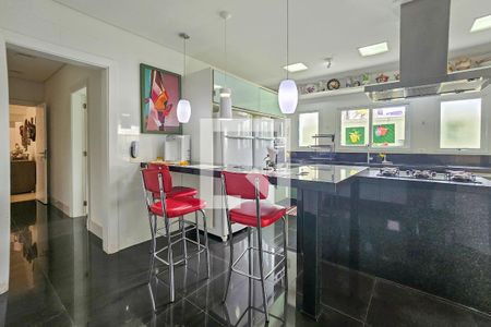 Casa de condomínio para alugar com 840m², 6 quartos e 7 vagasCozinha 