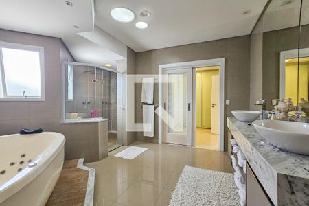 Casa de condomínio para alugar com 840m², 6 quartos e 7 vagasBanheiro da Suíte 3