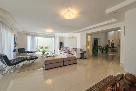 Casa de condomínio para alugar com 840m², 6 quartos e 7 vagasSala