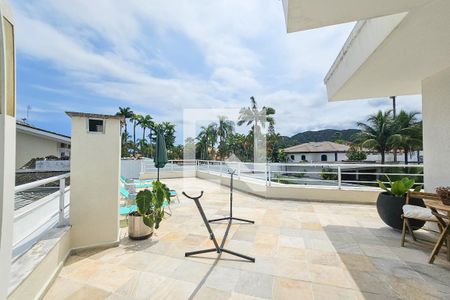 Casa de condomínio para alugar com 840m², 6 quartos e 7 vagasvaranda