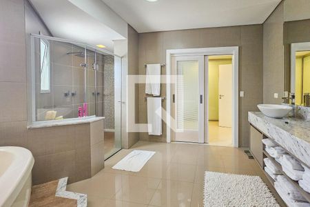 Casa de condomínio para alugar com 840m², 6 quartos e 7 vagasBanheiro da Suíte 3