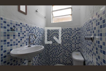 Banheiro de Serviço de casa para alugar com 3 quartos, 108m² em Vila Uniao (zona Leste), São Paulo