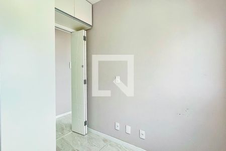 Quarto 1 de apartamento para alugar com 2 quartos, 42m² em Vila Galvão, São Paulo