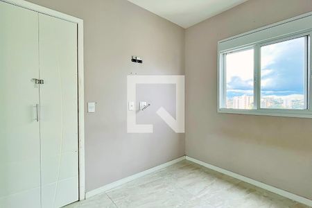 Quarto 2 de apartamento para alugar com 2 quartos, 42m² em Vila Galvão, São Paulo