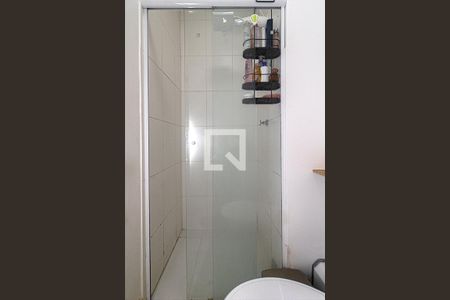 banheiro social_2 de apartamento para alugar com 1 quarto, 32m² em Sacomã, São Paulo
