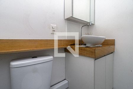 banheiro social_3 de apartamento para alugar com 1 quarto, 32m² em Sacomã, São Paulo